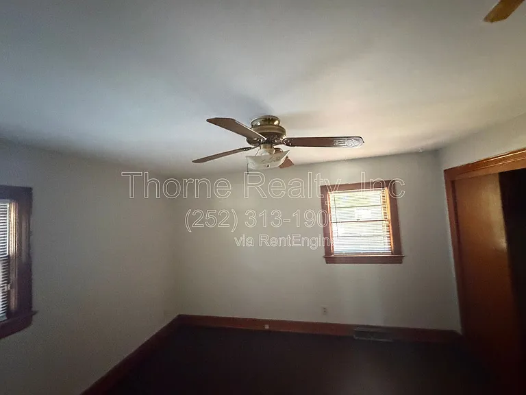 1425 Hargrove St — Photo 15