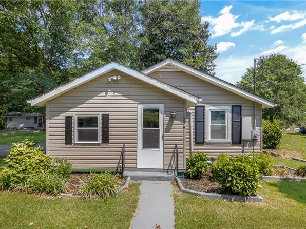 224 N 5th St, Easley, SC 29640