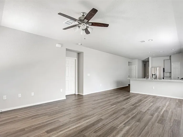 10031 Spring Creek Rd — Photo 20