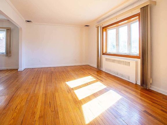 2nd image of 19615 51st Ave