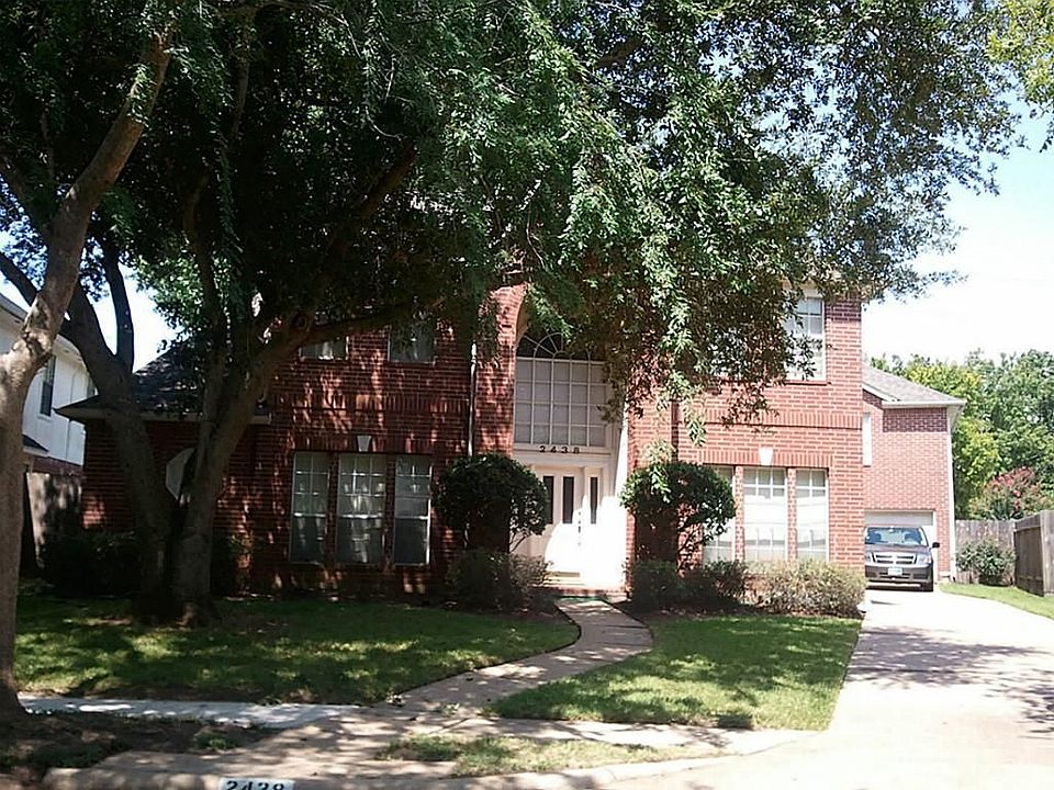 1st image of 2438 Parkwood Ln
