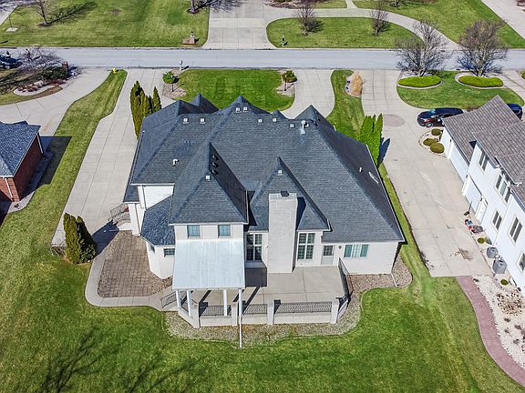 3rd image of 917 Royal Dublin Ln