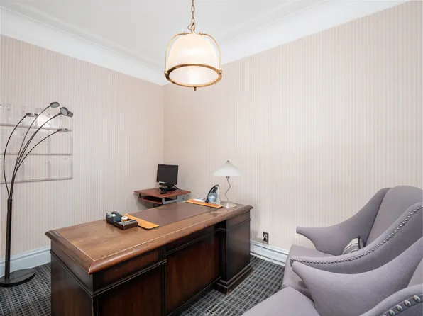 1160 Park Avenue image 3 of 7