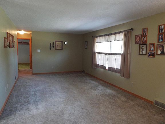 4th image of 933 8th St