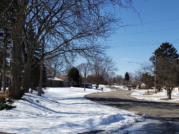 5th image of 2939 Shawnee Ln