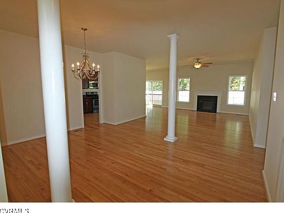 3rd image of 3532 Hunton Crossing Dr