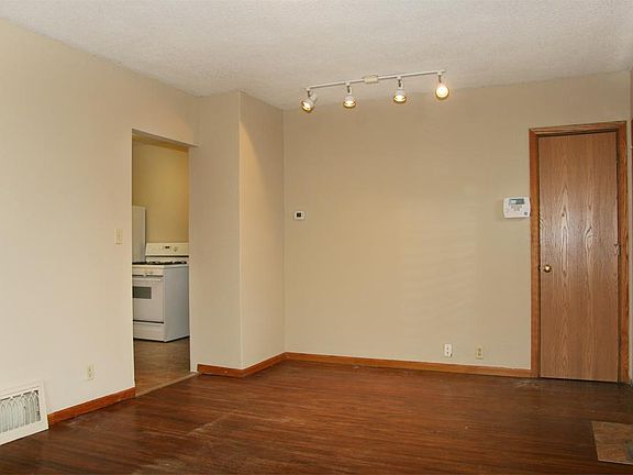 3rd image of 4014 Fremont Ave N