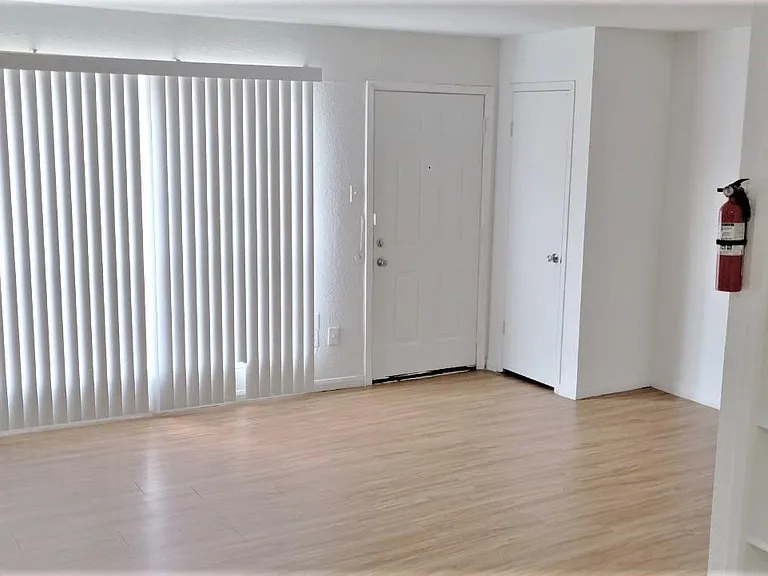 9201 Clarewood Dr #283 — Photo 5