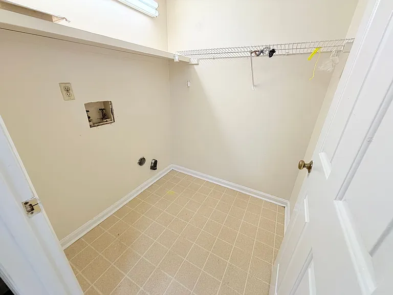 310 Leafmore Rd SW — Photo 8