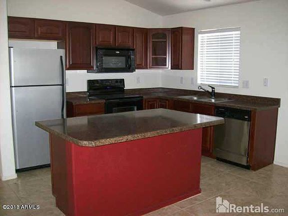 3rd image of 2177 W Roosevelt Ave