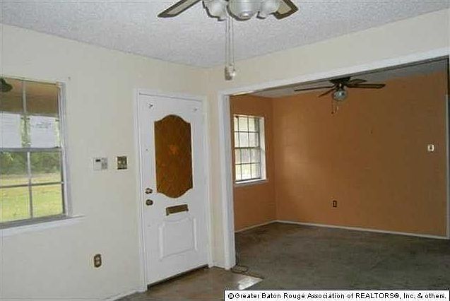 2nd image of 3139 N Stevendale Rd
