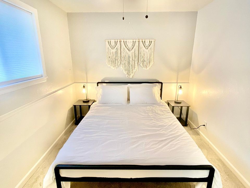 Left bedroom