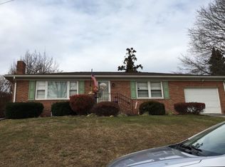 1206 Hillside Ct, York, PA 17406