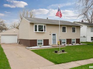 1922 W 68th St, Davenport, IA 52806