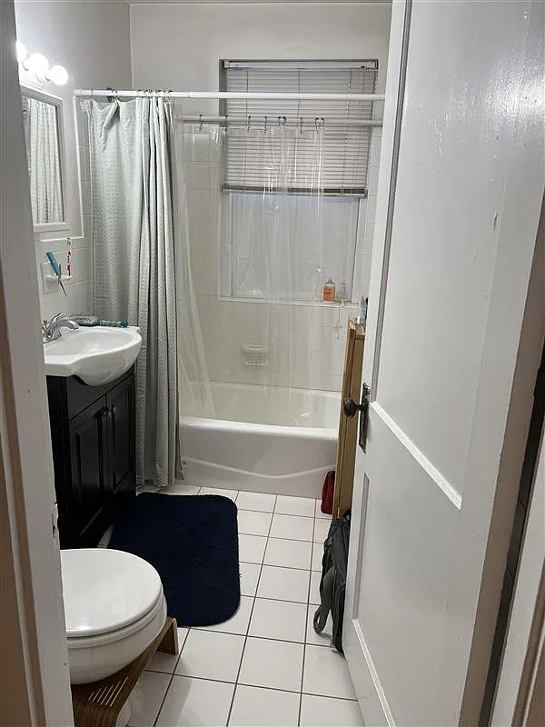 Building Photo - 331A Harvard St #4