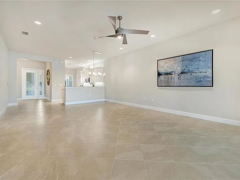 28496 Burano Dr — Photo 9