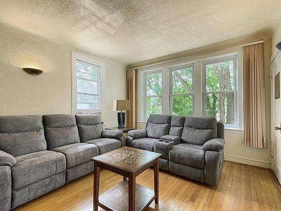 4th image of 3310 W 114th St