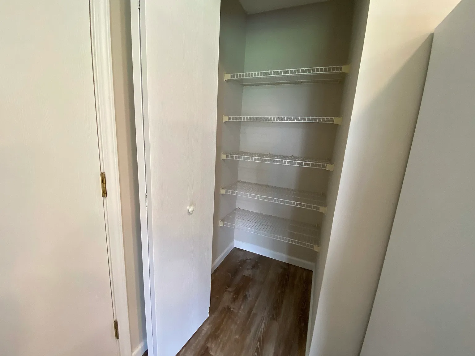 2 bed, 1010 sqft, $1,700 — Photo 3