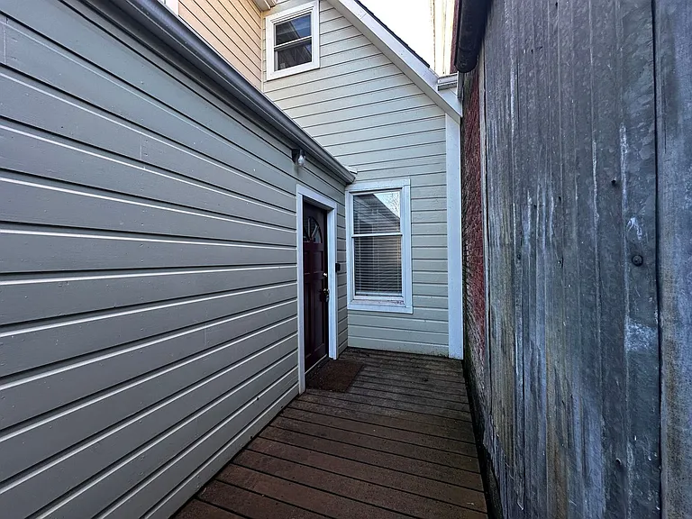 418 Broad St — Photo 8