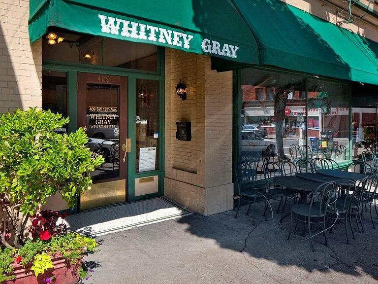 Whitney Gray — Photo 1