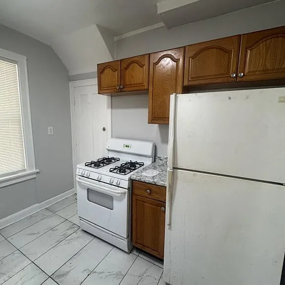 1421 Carolina Ave — Photo 2
