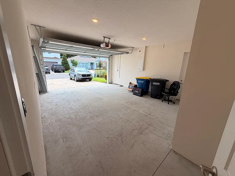 2065 Paragon Cir W — Photo 14