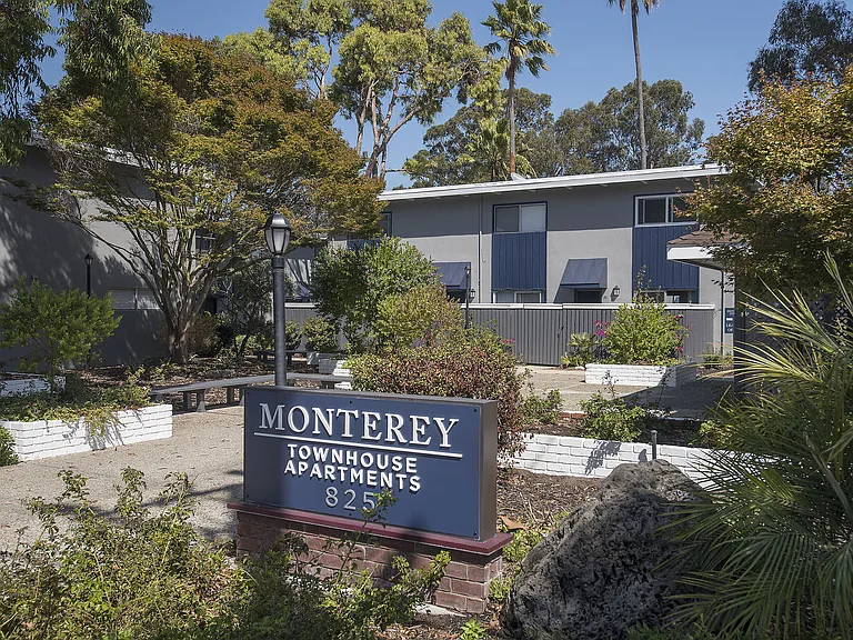Monterey Townhouse — Photo 44