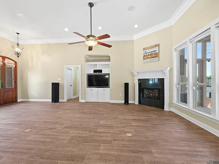 12066 River Highlands Dr — Photo 4