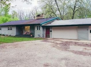 415 Lake St, Bellevue, MI 49021