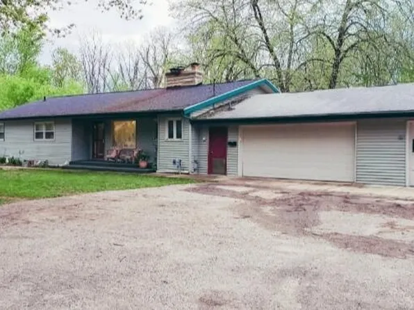 415 Lake St, Bellevue, MI 49021