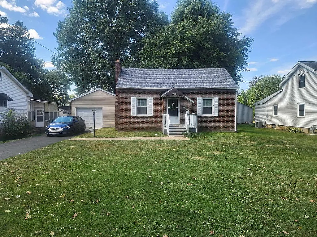 720 N Liberty St photo 1