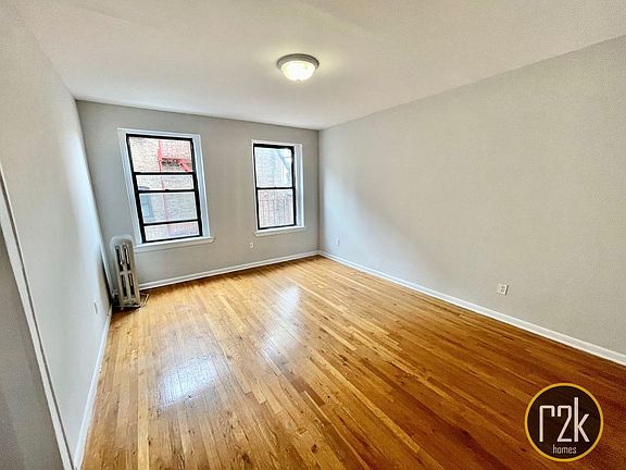5th image of 30-11 Astoria Blvd #31