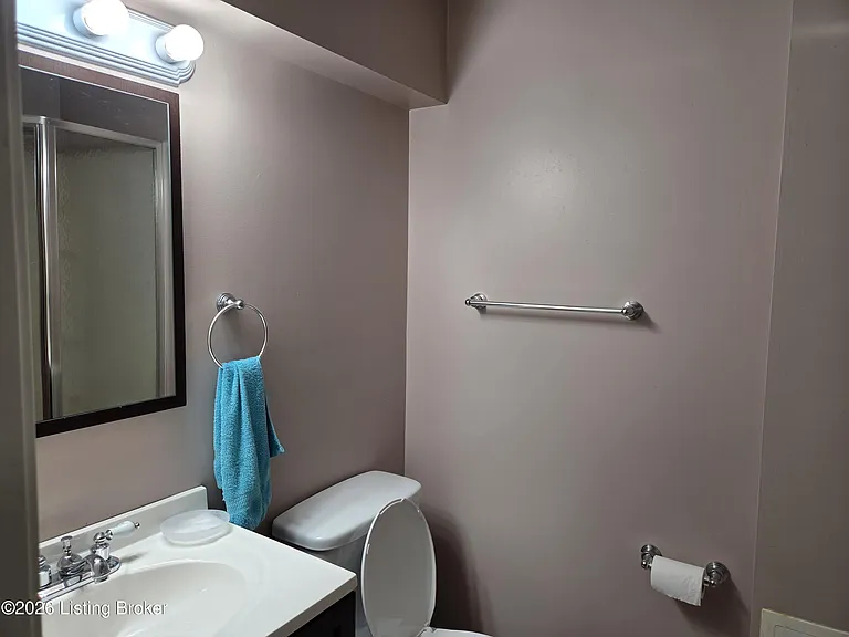 4204 Holly Tree Dr — Photo 33