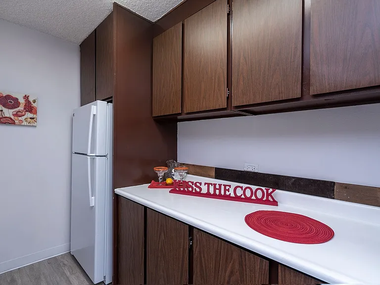 1050 Kinau St #806 — Photo 9
