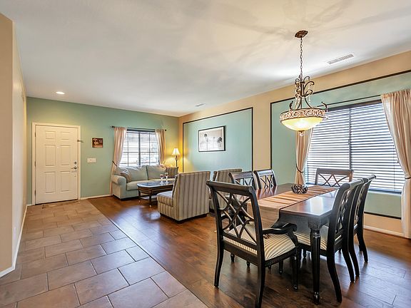 4th image of 686 E Sun Valley Farms Ln