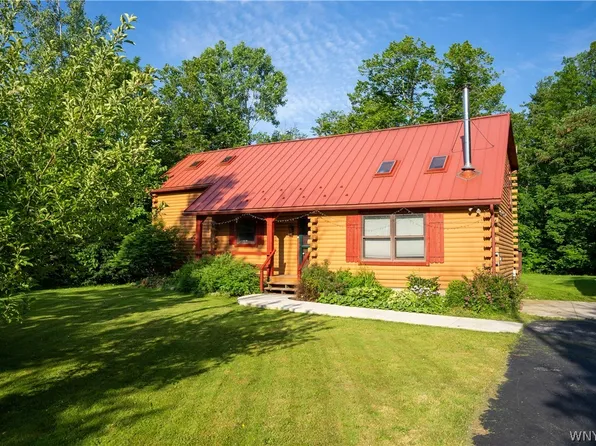 2285 Center St, East Aurora, NY 14052