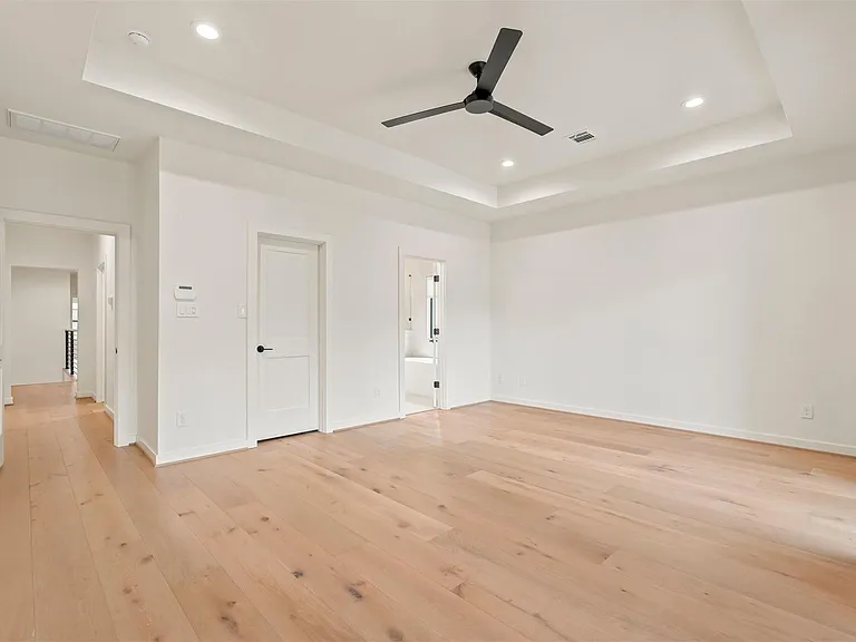 1435 Lawrence St — Photo 16