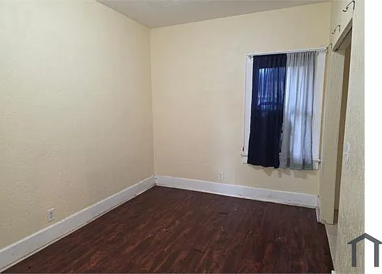 3 bed, $1,900 — Photo 1