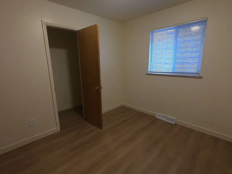 906 Alpine — Photo 20