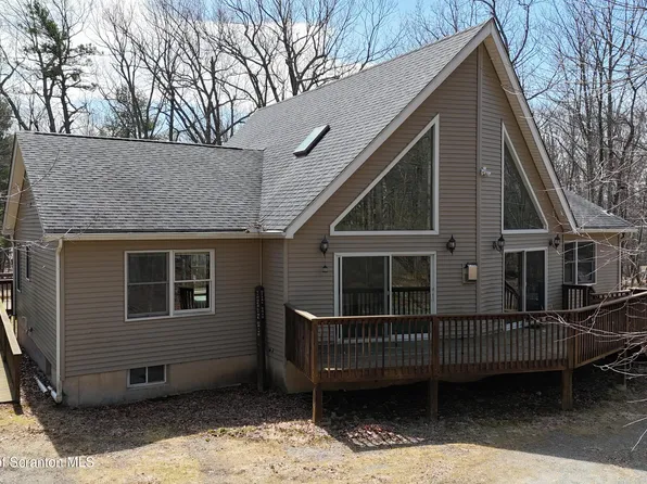 102 Loveland Dr, Tafton, PA 18464