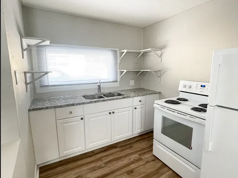 3428 W Colorado Ave #6 — Photo 1