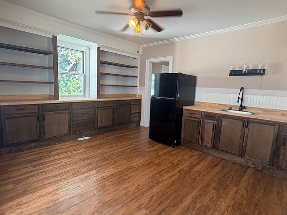4th image of 44 Alsace Ave