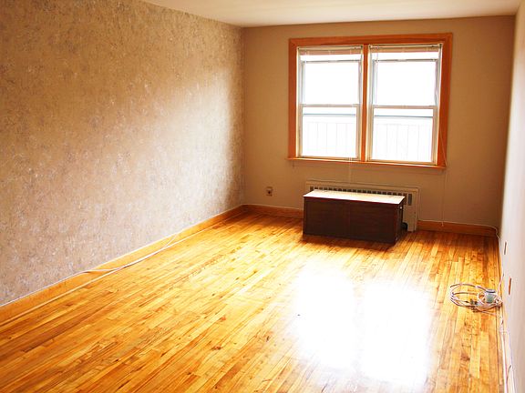 2nd image of 16 Winchester Ave APT 1A