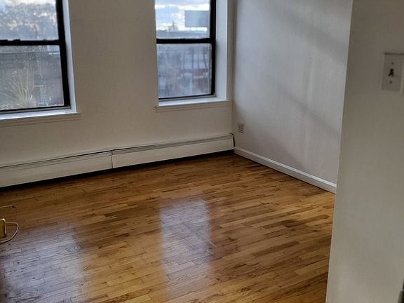 4th image of 117 15th St APT 4C