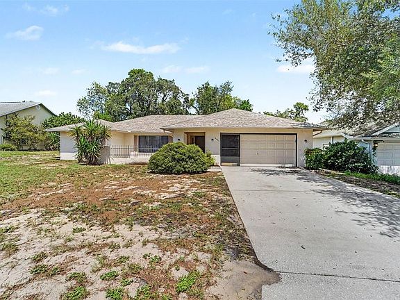 2nd image of 4386 CRAIGDARRAGH AVENUE
