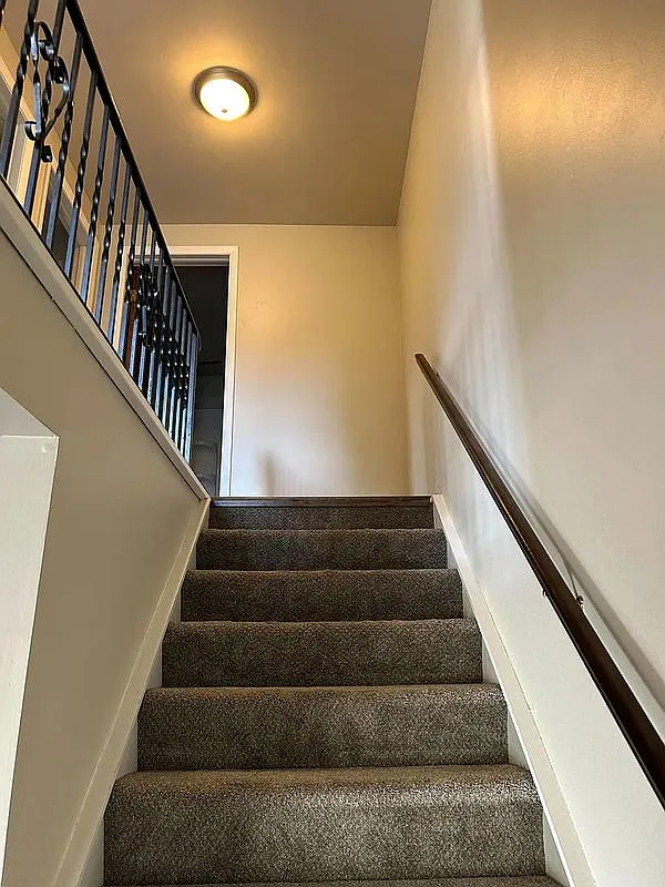 3 bed, 1.5 bath, 1182 sqft, $2,000 — Photo 2