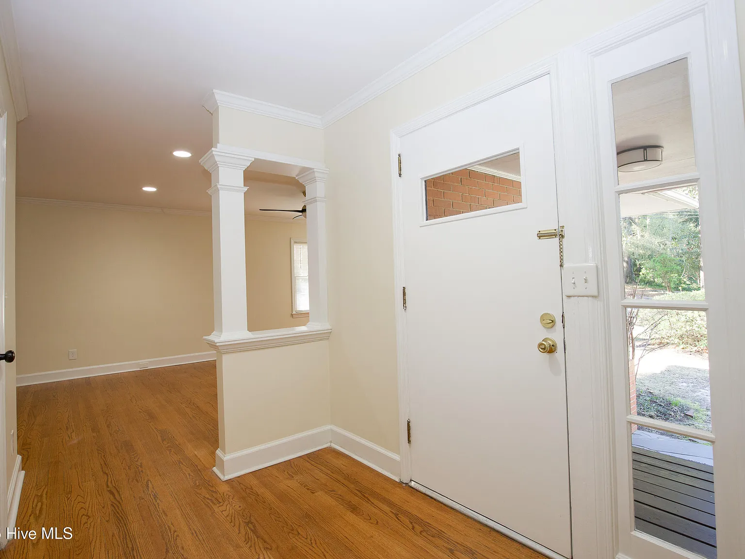 3 bed, 3.0 bath, $2,800 — Photo 4