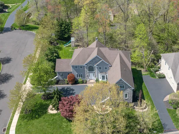 2191 Blue Stem Dr, New Hope, PA 18938