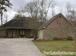 7890 Lazy Oak Cir, Denham Springs, LA 70726