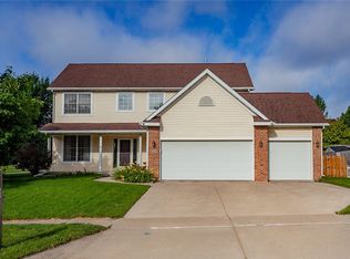 624 76th St, West Des Moines, IA 50266